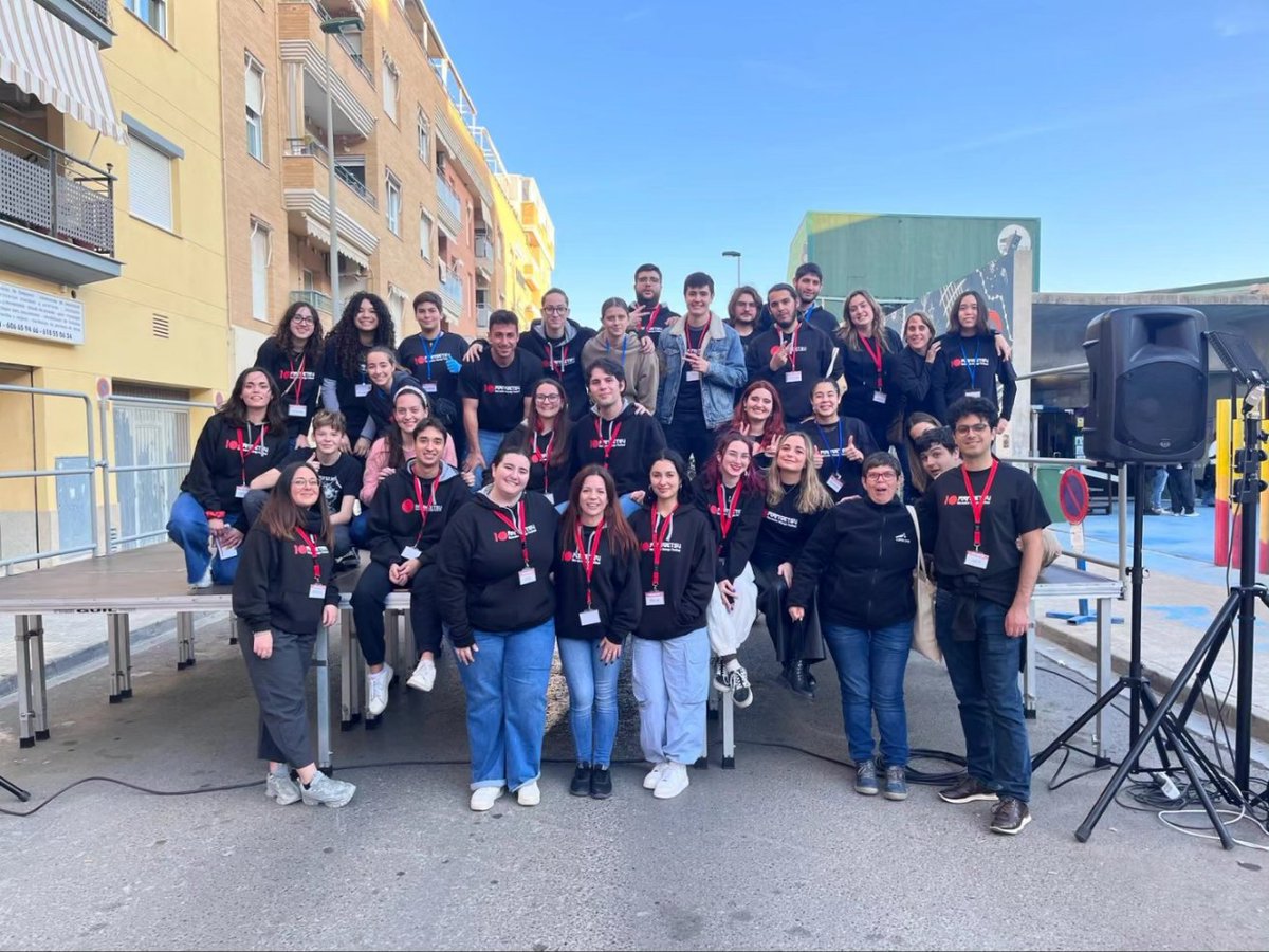 Mangetsu_Fest's tweet photo. Foto inici - Foto final

Així va acabar anit la nostra desena edició, per terra, cansadíssims però amb una sensació increïble de satisfacció. https://t.co/MfuVAMF4DS