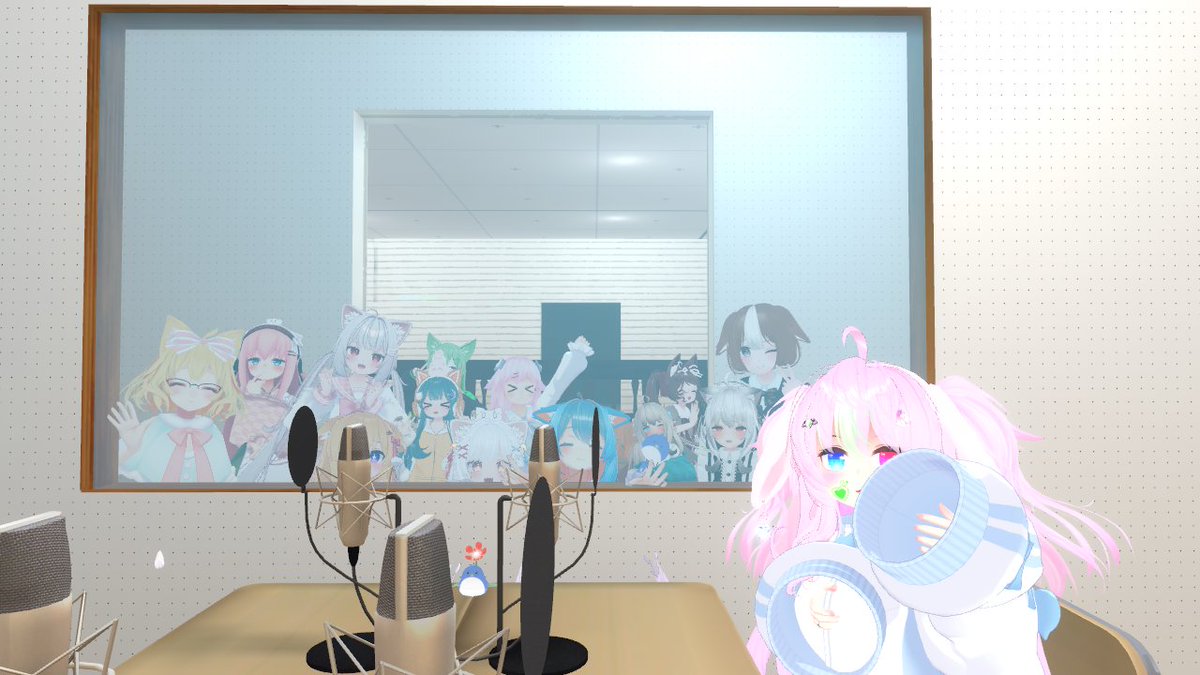 VRneko3mai's tweet photo. 【　#ColorfulParty #からぱり からぱりふぇす　】より7
その後、ふぅかだよ～(=^‥^=)ゞ－☆の
例のからぱりれでぃおうのスタジオの外野から
ｺﾁｮｰﾘ顔を出してうつらうつらしながら聞いてたw
後ろにあずきちゃんといい感じに撮れてていい感じ
まぁガラスの向こうでは乾杯雰囲気だったけどﾎﾞｿｯ https://t.co/o6S8rOPDBc