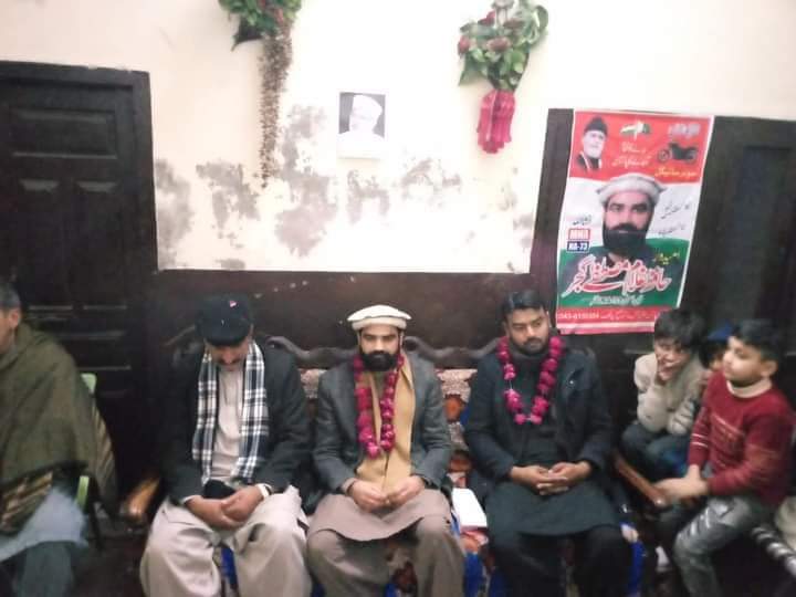 PATSktOfficial's tweet photo. پاکستان عوامی تحریک کے امیدوار حافظ غلام مصطفےٰگجر  حلقہ این اے73 اور محمدکلیم طاہر حلقہ پی پی51 کی محلہ پراناڈسکہ میں کارنرمیٹنگ اہل علاقہ کی بھرپور کیساتھ مکمل حمایت کا اعلان
#Elections2024 #Shameful #AnushkaSharma #KarachiRain #ایاک_نعبد_و_ایاک_نستعین @GujjarPAT https://t.co/TcAvtixhbF