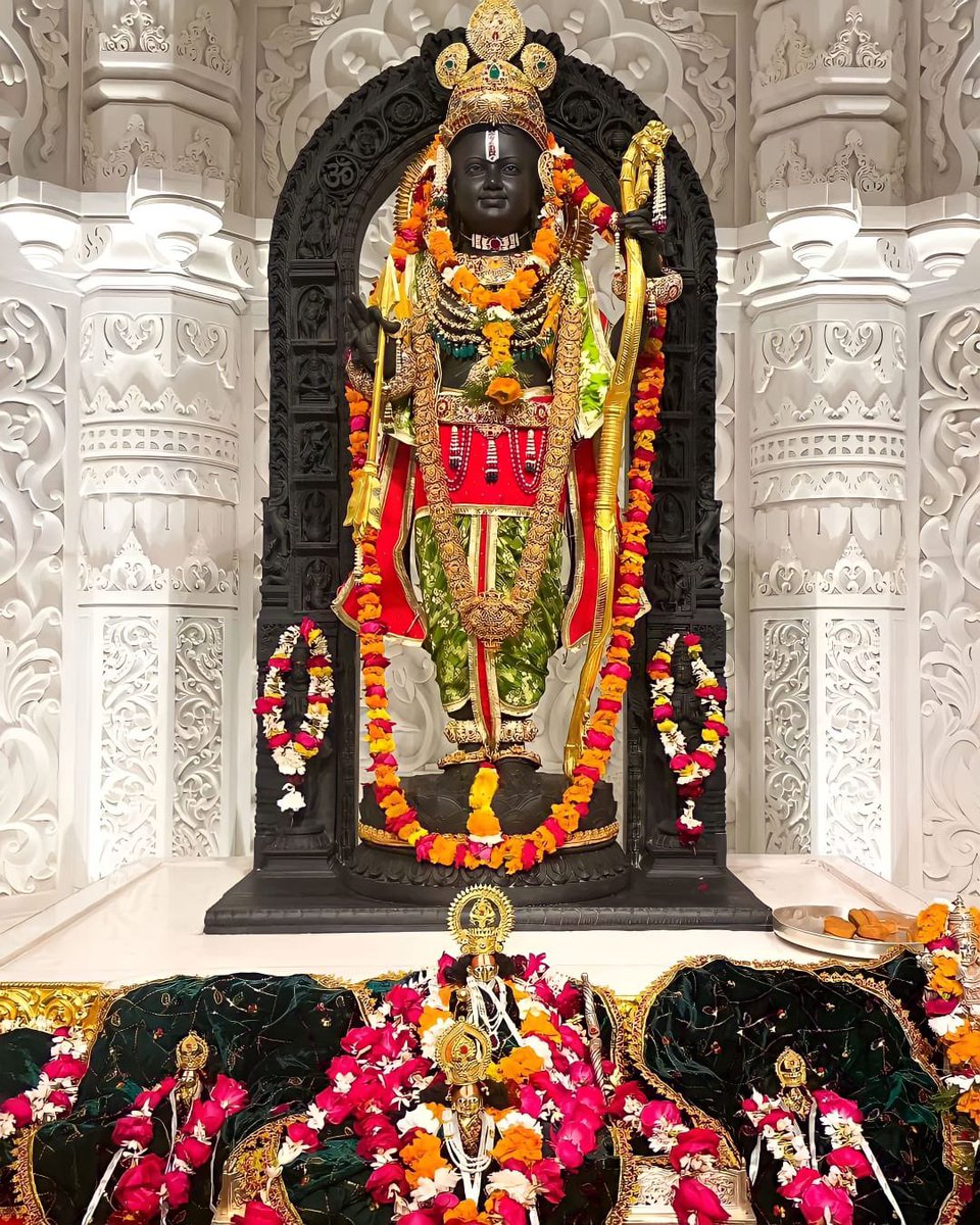 Dank_humour_'s tweet photo. श्री रामलला के पावन श्री चरणों में श्रद्धाभाव से समर्पित। "जय श्री राम" 🙏
#JaiShreeRam #RamMandirAyodhya #RAMMDEXMainnet #ajapsv #Srinagar #ShubmanGill #Abhisha #INDvsENGTest #WrestleMania #TommyTiernanShow #BenidormFest #AppleVisionPro #TWICE_5TH_WORLD_TOUR https://t.co/DvzfyB4nfG