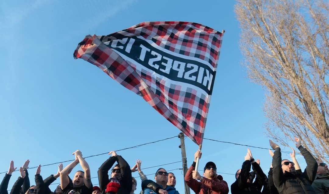 DanielsenAxedal's tweet photo. Kozármisleny - HONVÉD 🇭🇺 03.02.24  #ultras #kispest #magyarfoci https://t.co/ZRSqPQcM3N