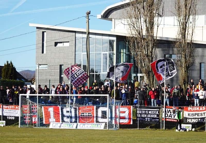 DanielsenAxedal's tweet photo. Kozármisleny - HONVÉD 🇭🇺 03.02.24  #ultras #kispest #magyarfoci https://t.co/ZRSqPQcM3N