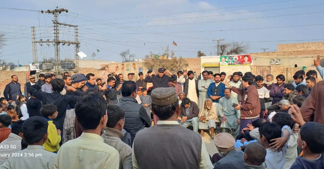 PTISPOfficial's tweet photo. چک 206 W/B سے پارٹی ورکر کارکنان، عہدیدران سے ملاقاتیں الیکشن کے حوالے سے کمپین
الحمداللہ لوگ پُرجوش ہے، 8 فروری عمران خان کی جیت کا دن ہے انشااللہ (انتخابی نشان کیتلی)
#NA158 #PP233
@TahirIqbalMNA
#ظلم_کا_بدلہ_ووٹ_سے https://t.co/WS2YIW6FGH