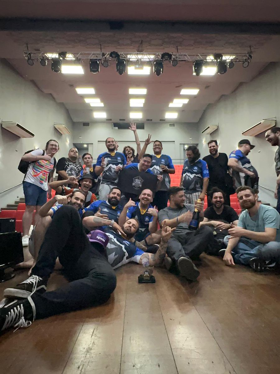 Quero muita agradecer a todos presentes . Jogadores e organizadores q evento maravilhoso eu realizei um sonho participando de algo tão grande .
#paupernextlevel #nextlevelpauper