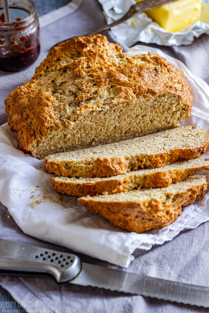 HappyFoodsTube's tweet image. 😋🍞 Recipe: happyfoodstube.com/irish-brown-so…
Traditional Irish Soda Bread - Enjoy homemade goodness that's simple to bake and perfect with butter. #irishsodabread #breadrecipe #bakingbread #homemadebread