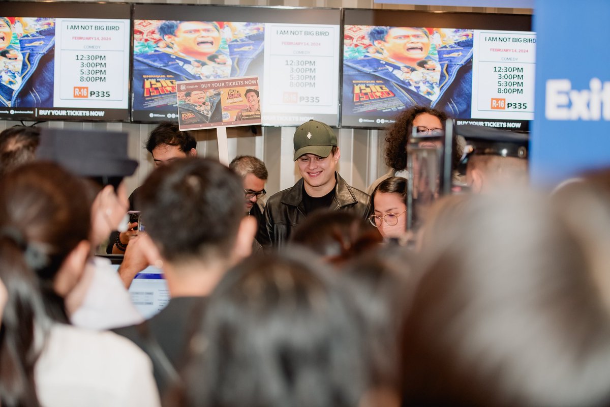 Black_SheepPH's tweet photo. Masarap ba ang hampas ni BIG Bird, SM City Cebu? 🐔💥 #NahampasNiBigBird 

Daghang salamat sa inyong maagang pagbook ng ticket kasama ang BIRDkada— Enrique Gil, Red Ollero, at Victor Villanueva! 💦

#IAmNotBigBird cummin’ soon in cinemas this Valentines Day, February 14! 🍆 https://t.co/tXxfNhwlXk