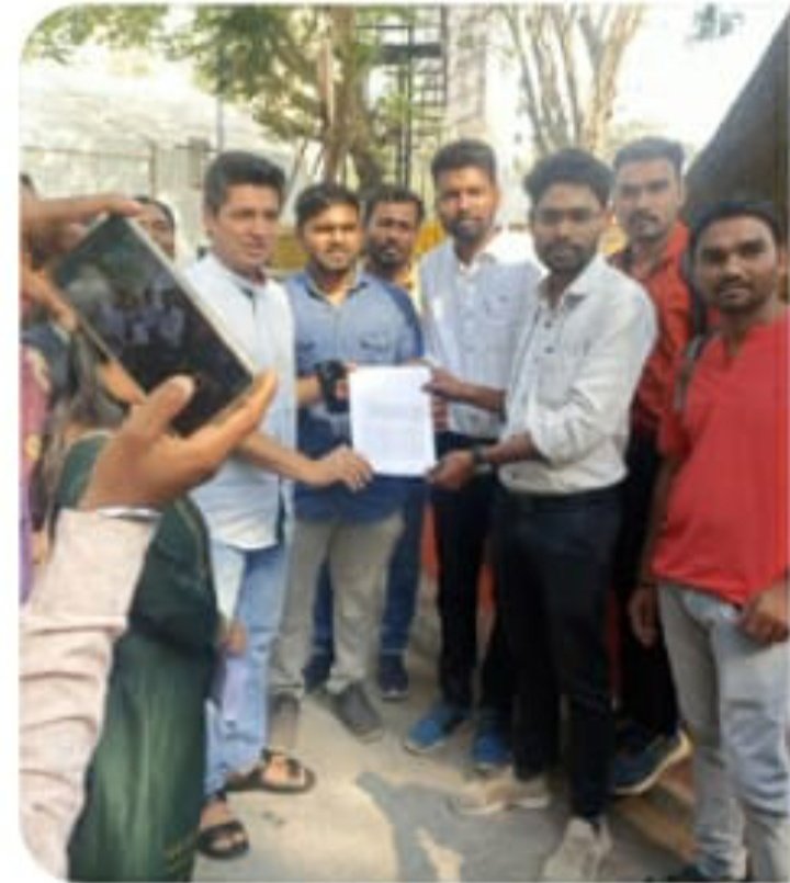 Mandadeshubhu's tweet photo. #महाराष्ट्रजिल्हान्यायालयपदभरती2018मधीलउमेदवारांनान्यायमिळवूनहवा 
2018 पासुन 1400 पैकि हायकोर्टात याचिका प्रलंबित 980 ते 1200 उमेदवार नियुक्ती साठी 
संघर्ष 
आम्हाला आमची हक्काची नौकरी द्या 
@Dev_Fadnavis 
@mieknathshinde 
@PMOIndia 
@DraupadiMurmu7 
#mieknathshinde 
@ANI https://t.co/abSIXk2vWR