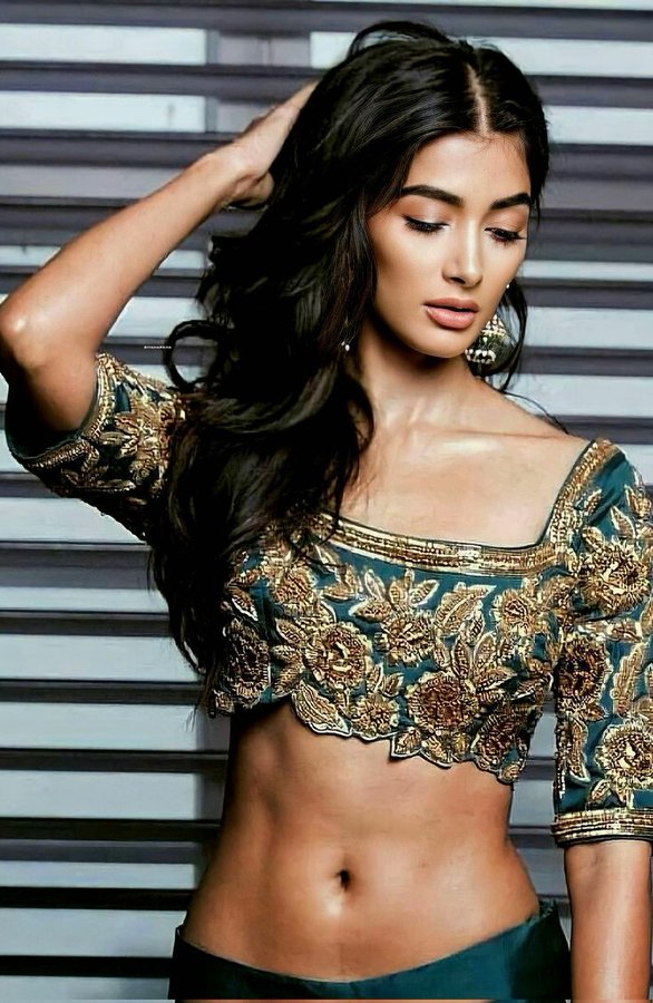 GFf_2A2WEAAKrXz?format=jpg&name=900x900