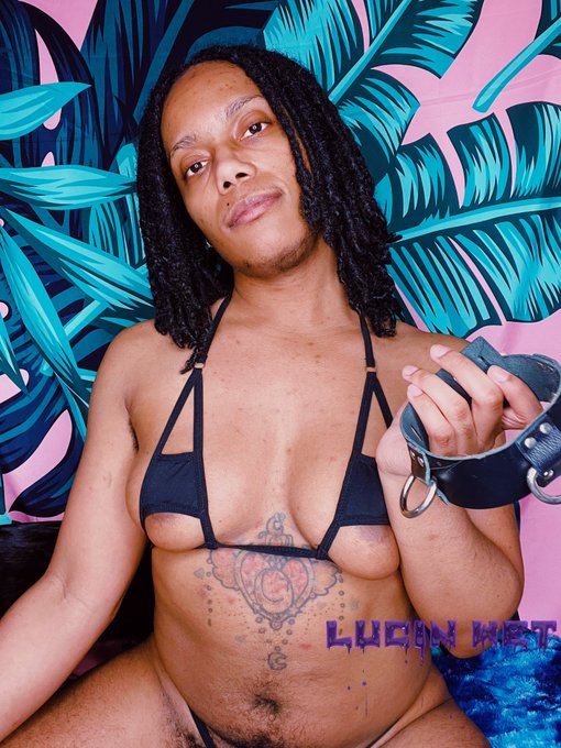 it&rsquo;s time to collar up and get on your knees 💕 https://t.co/ZsBCpZbGdg