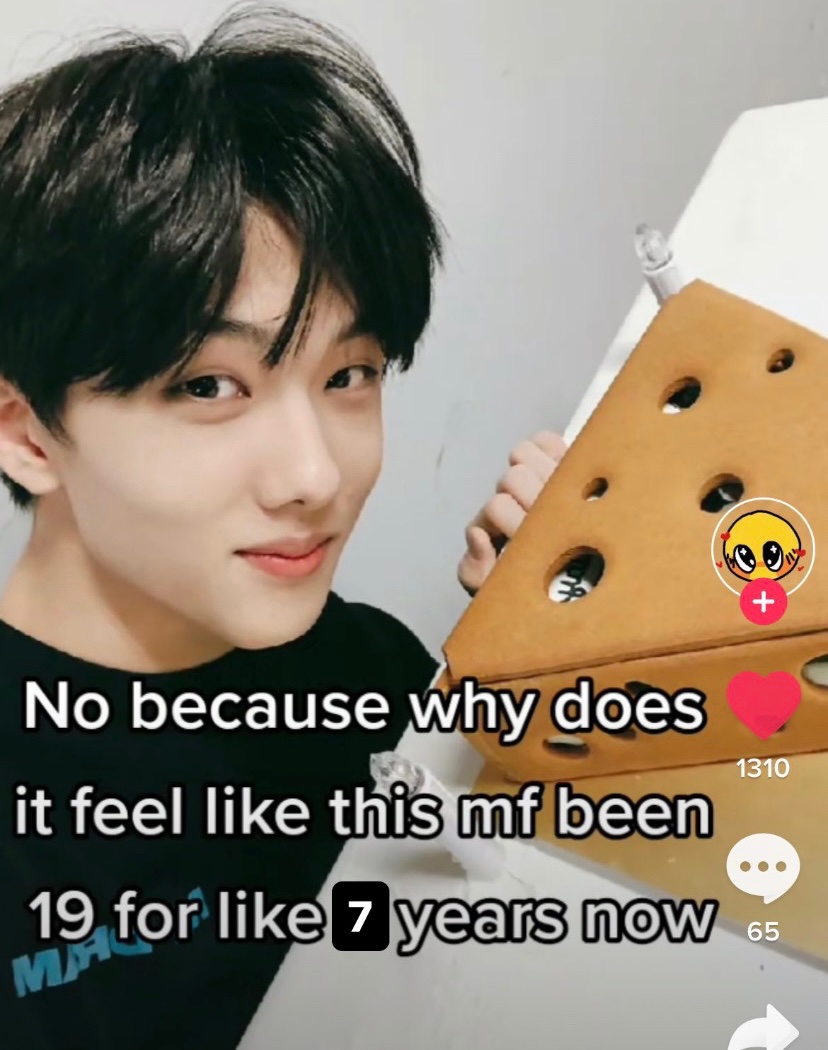 rennjuns's tweet image. happy birthday jisung you will forever be 19 to me