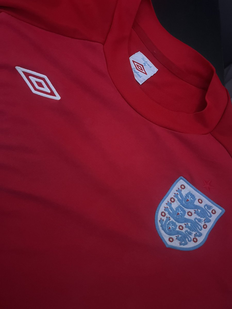 kithub2024's tweet image. England 2009/10 away shirt 😍😍 link in bio