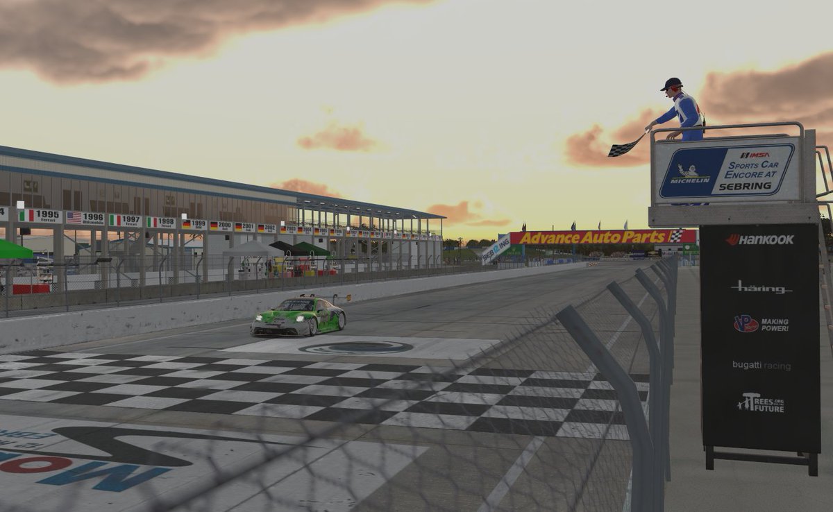 Buenos resultados ayer en la IMSA endurance, después de 6h en el circuito de #sebring consiguen un P3🥉 de <a href="/OmaarAbad/">Omar🇪🇸</a> y <a href="/s_duran_8/">sergio</a> con el Porsche GTP y P4 de <a href="/HMS_JaviGomez/">Javi Gomez</a> y Balboa. Seguimos sumando!!! #siemprehulkianos