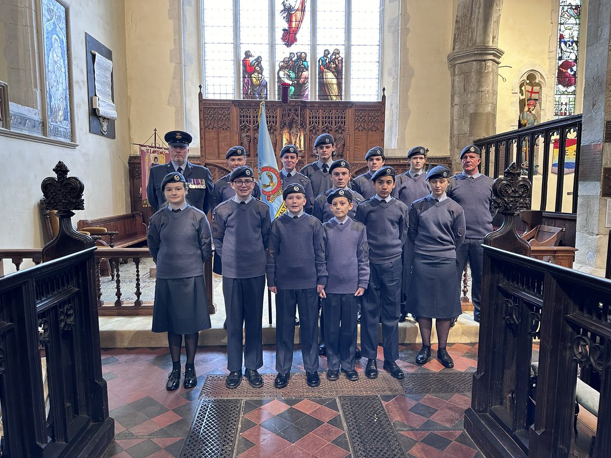 613Sqn's tweet photo. A great service and lots of praise and positive comments from the public https://t.co/R29VOtVkgz