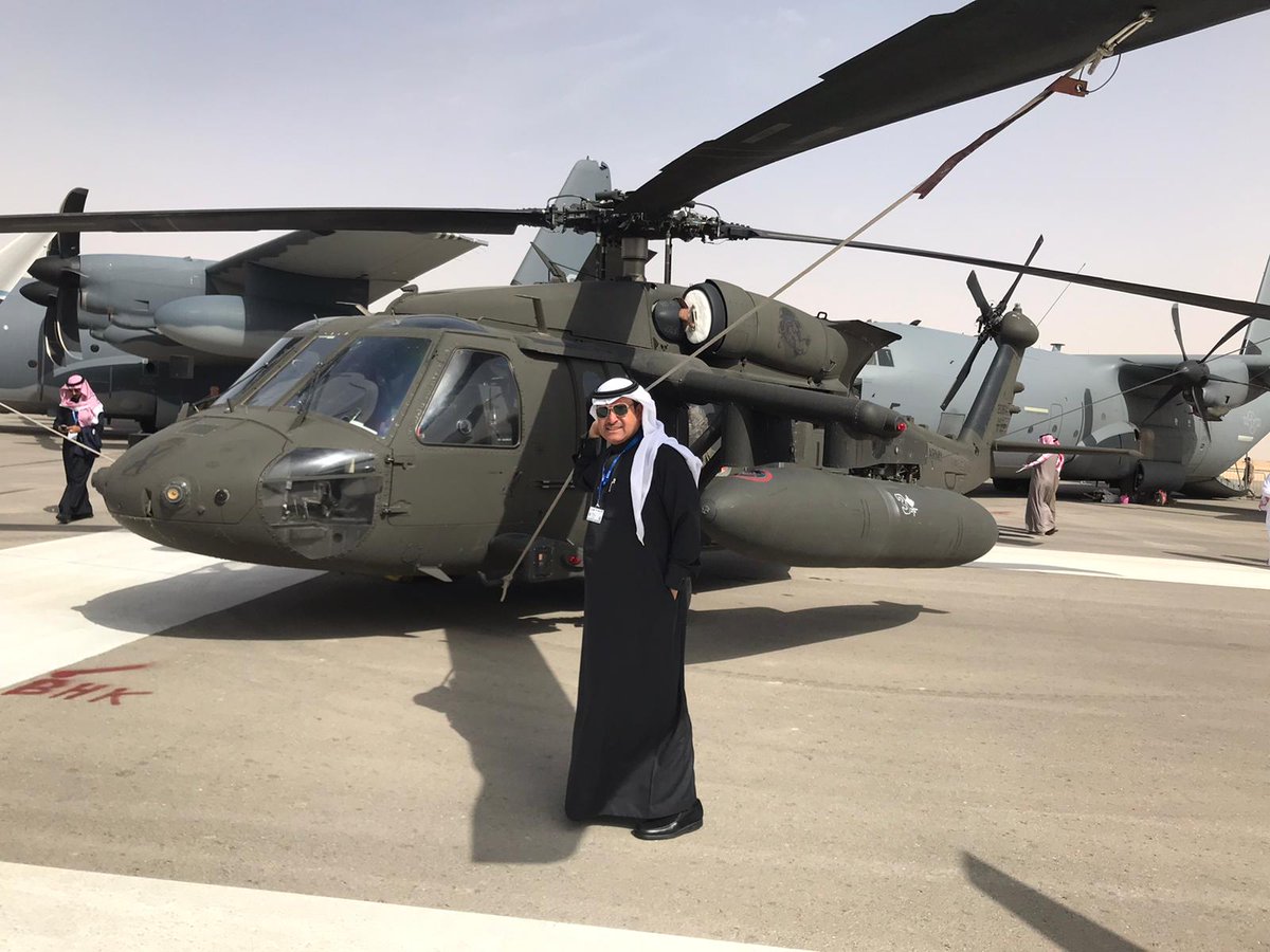 AlhokairHolding's tweet photo. زار سعادة الاستاذ/ماجد بن عبدالمحسن الحكير عددًا من الأجنحة ومجموعة من الشركات العالمية الرائدة في قطاع الدفاع #معرض_الدفاع_العالمي وشاهد من خلالها أحدث التقنيات والمعدات المصاحبة للمعرض.
#للغد_نستعد 
@WDS_KSA https://t.co/OTFglMsoNZ