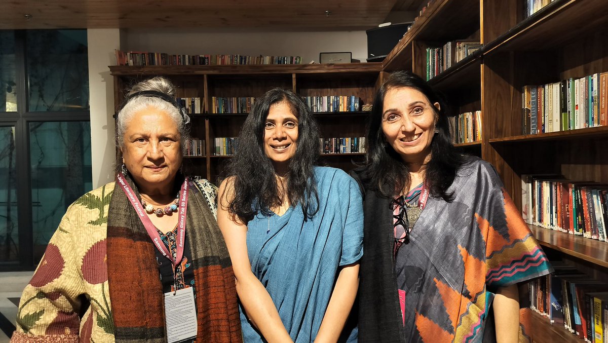 shinieantony's tweet photo. Rains? What rains?
#anjumhasan #rachnasingh @BulbulBulbuls #devikarege @SatyarthNayak @KoralDasgupta @Sathyaistruth https://t.co/jGRen08pW8