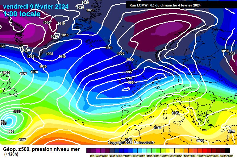 MetJayy's tweet photo. UKMO &amp; ECMWF have shifted the low pressure further south on Thursday, meaning a greater risk for snow across the South instead of Northern England/Midlands.

However, if this low keeps trending south, it'll have France written all over it.

Eyes on #WinterReturns ❄️ https://t.co/sDtxqju8q9