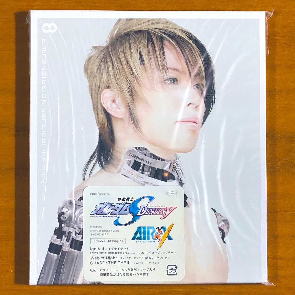 astromaniax26's tweet photo. 1月で発売から19年!
2005年1月26日 発売
【vertical infinity/T.M.Revolution】
告知ポスターと
ツアーポスターと
CD(初回盤)
オリコン最高3位
シングル
『ignited -イグナイテッド-』
収録
#TMRevolution
#verticalinfinity
#8thアルバム
#EPIC
#SONY
#浅倉大介
#ポスターとCD https://t.co/uDxfwj6Mjq