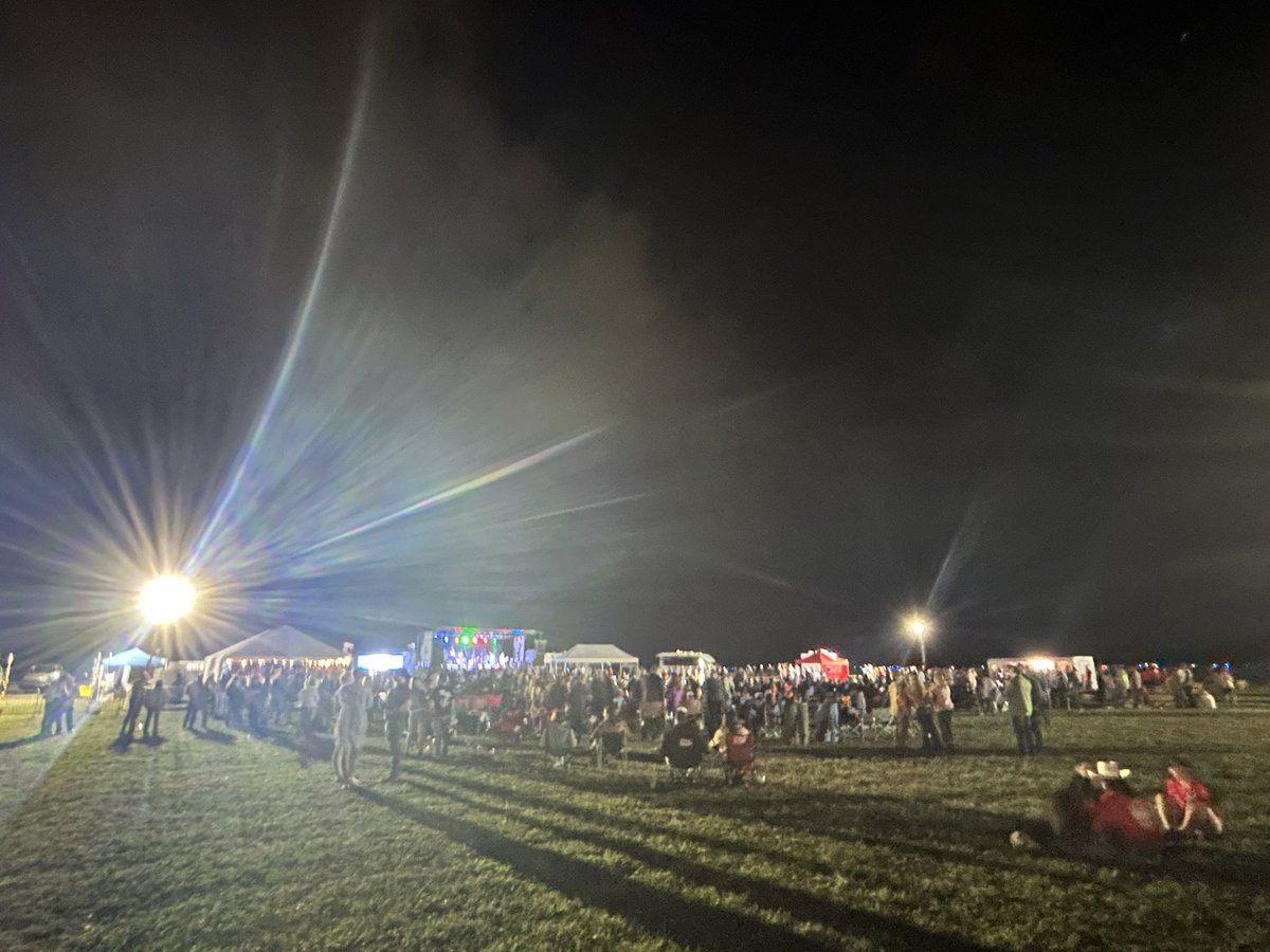 Frank_G_Echo's tweet photo. Some shots from last nights music fest. @Walter_Inu_ was a major hit!!! Their next event we going to try and put a tent up to spread the word about crypto and NFT’s 👀 BIG THING ARE COMING as we are a community and looking to expand the crypto world. 💪🏻🫡 #Walter is bigger than just a token! We are teaching people! I had multiple people stop me yesterday and some in groups that I explained what we do and most had the same response “what is crypto and what it an NFT? Makes me realize how NEW all of this is to the world. Let’s build and support each other!!! Who’s gonna join me on the next one👀🫡🔥❤️? #musicfestival #charity #LFG #Dogs @unclekracker was an AMAZING SHOW last night @TheFarmDogResc1