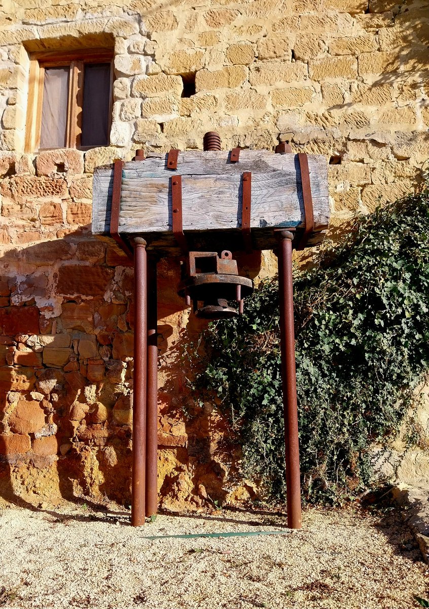 Prensa de un husillo. Peciña.