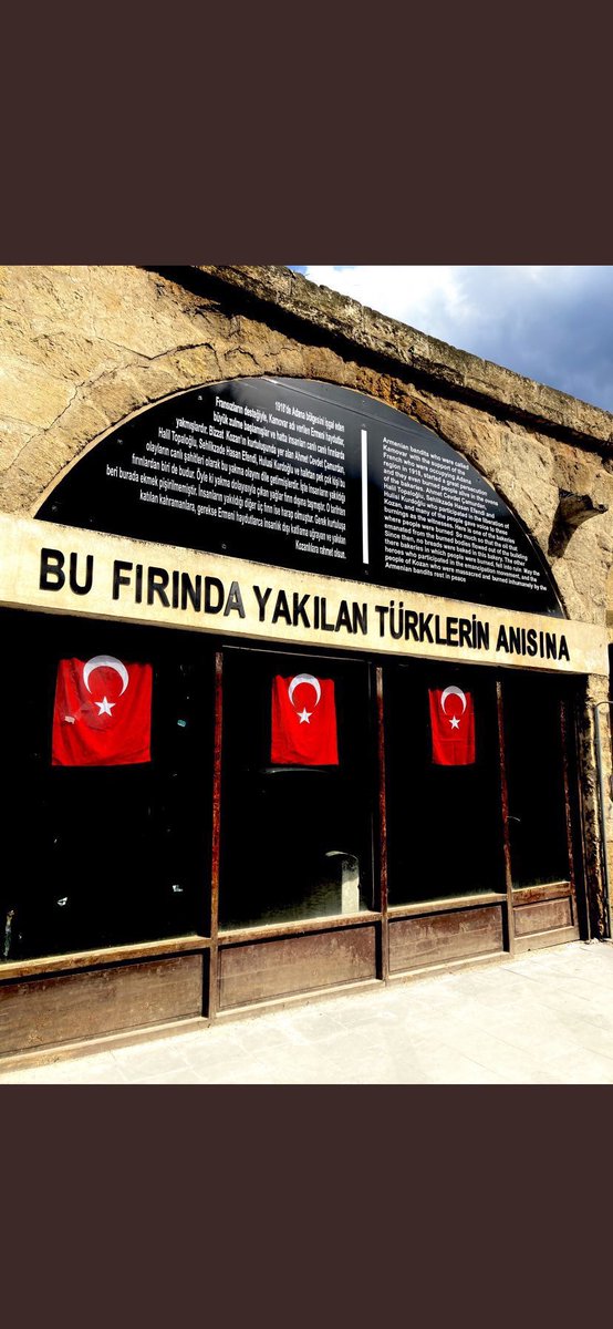 MustafaB49's tweet photo. İnsanları diri diri fırında yakmak deyince aklınıza ne gelir? Naziler ve Yahudiler mi?

Hayır!

Ermenilerin bunu Türklere yaptığını hatırlamadıkça, söylemedikçe ders almış sayılmayız.

📍1918 / Adana

İşgalci Fransızların yardımıyla Kamovar adı verilen Ermeni eşkıyalar, Türkleri bu fırınlarda diri diri yakmış ve o günden sonra bu fırınlarda bir daha ekmek yapılmamıştır.

#1915ArmenianLies
#ArmenianHoax1915