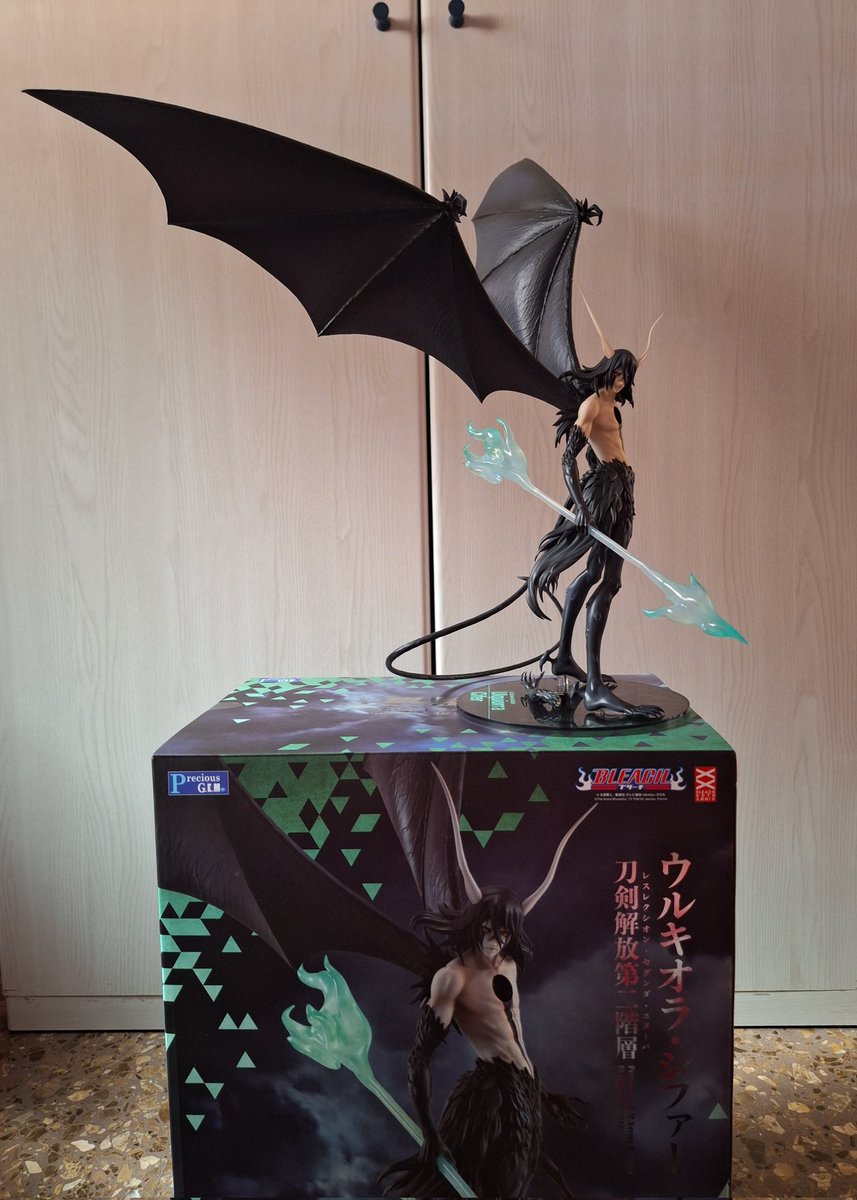 No puedo dejar de mirarla. Es tan preciosa 🦇💚  <a href="/JuanmaDH07/">Juanma</a> <a href="/JavierGL_27/">Javier</a> <a href="/KonSunKo/">KonSunKo</a> @ Silvia <a href="/NekoShana13/">Irene Sedano</a>