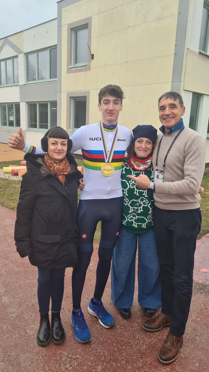 getyourbadge's tweet photo. Tired but happy!
Italian pride at the 2024 UCI Cyclo-cross World Championships: at the end of their week in #tabor #czechia🇨🇿 , the #wingsgetyourbadge accreditaton centre staff celebrates the new junior #worldchampion @_stefanoviezzi_
#uci_cycling
#cyclocross
#accreditaton https://t.co/BLHXFo1e8B