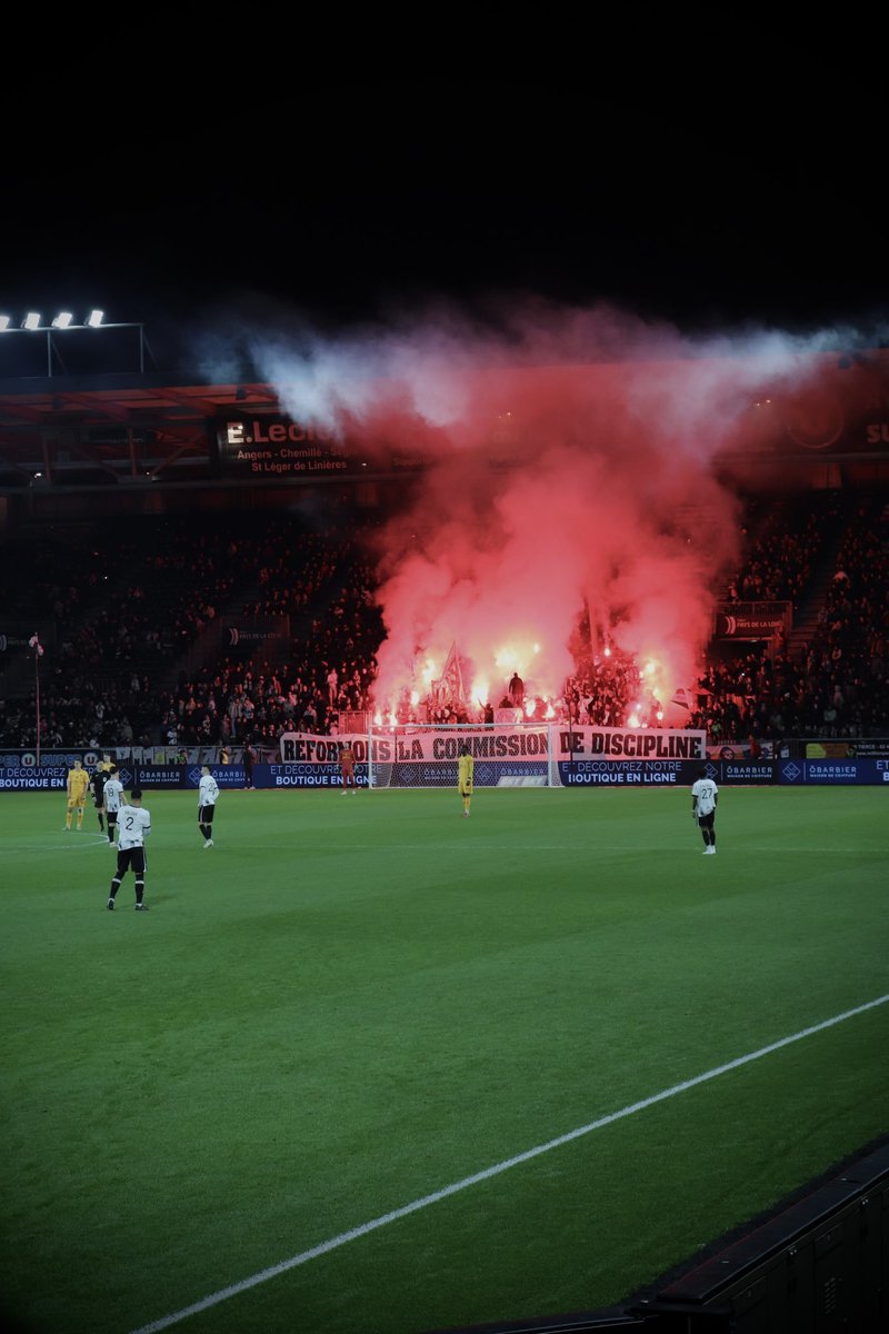 Stadium_Tr's tweet photo. @GaelPicard Angers - Rodez #SCORAF
📸 @MatBlaike https://t.co/DkEr0nxAQV