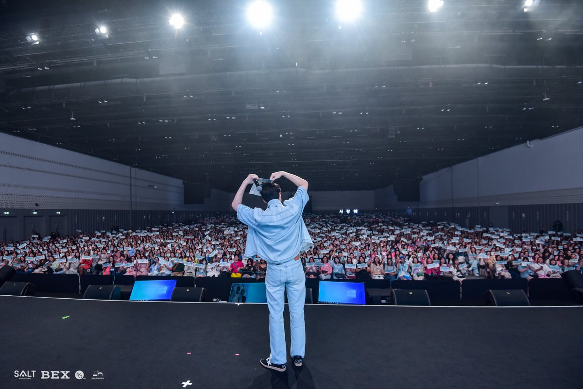 BEX_Concert's tweet photo. 💌 ขอบคุณแฟน ๆ ชาวไทยทุกคนที่มาเติมเต็มสีสันร่วมกับพี่ซอนในงาน 2024 KIM SEONHO ASIA TOUR in BANGKOK <Color+Full>🖌️🎨

หวังว่าทุกคนจะมีสีสันในชีวิตเพิ่มขึ้นไปอีก 508% 🤟🏻
แล้วพบกันใหม่นะคะ 🩷💛🩵

#KIMSEONHO #김선호 #2024KIMSEONHOASIATOURinBANGKOK
#ColorFull_in_BKK #BEX https://t.co/sPWWnyk5ky