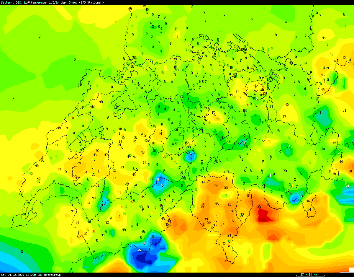 Joackiie's tweet image. Schöner, milder Sonntag? 
Nicht überall in der Schweiz: am Genfersee, in der Ost- und vor allem #Zentralschweiz hält sich noch tiefer Hochnebel (top ~700m) mit nur 3 (Egolzwil-Zug-Flums) Grad: Blick von der #Rigi