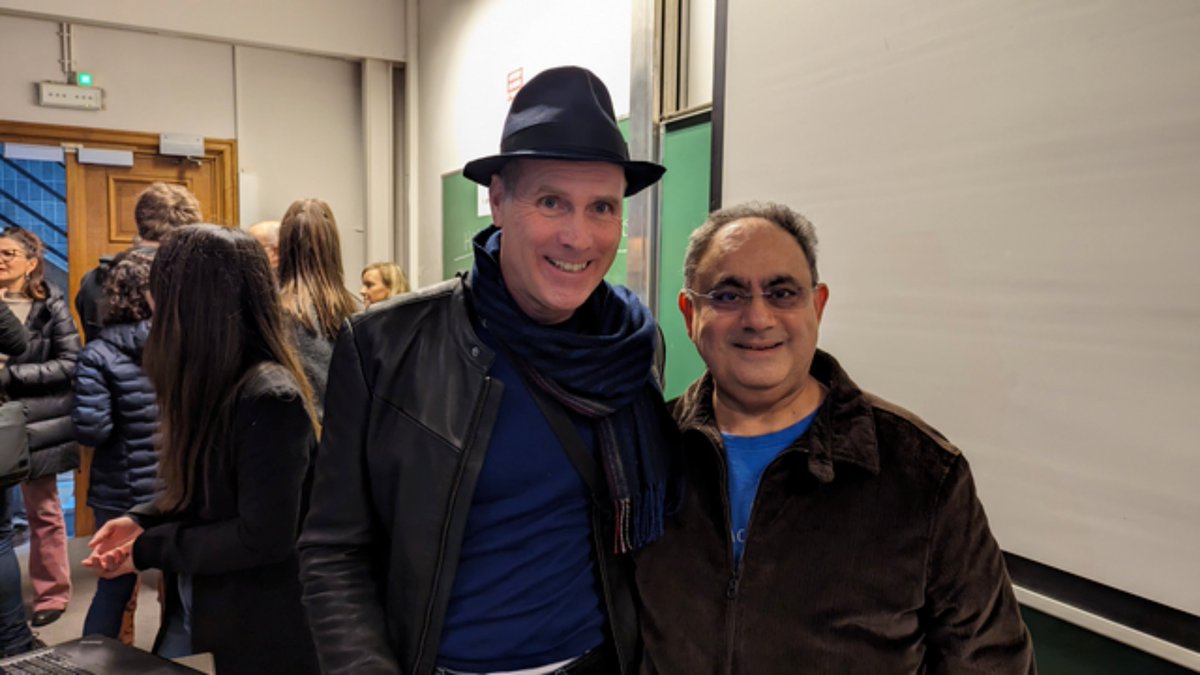 DIGIT 🇪🇺 (@eu_digit) on Twitter photo The Open Source in the European Legislative Landscape devroom <a href="/fosdem/">FOSDEM @fosdem@fosstodon.org</a> is packed!
Our colleagues <a href="/Sjig/">Gijs Hillenius</a> and <a href="/saranjitarora/">Saranjit Arora</a> from the EC OSPO will soon present the role of #OpenSource in public services and the new EC Open Source strategy.
Watch live 👉 fosdem.org/2024/schedule/… The Open Source in the European Legislative Landscape devroom <a href="/fosdem/">FOSDEM @fosdem@fosstodon.org</a> is packed!
Our colleagues <a href="/Sjig/">Gijs Hillenius</a> and <a href="/saranjitarora/">Saranjit Arora</a> from the EC OSPO will soon present the role of #OpenSource in public services and the new EC Open Source strategy.
Watch live 👉 fosdem.org/2024/schedule/…