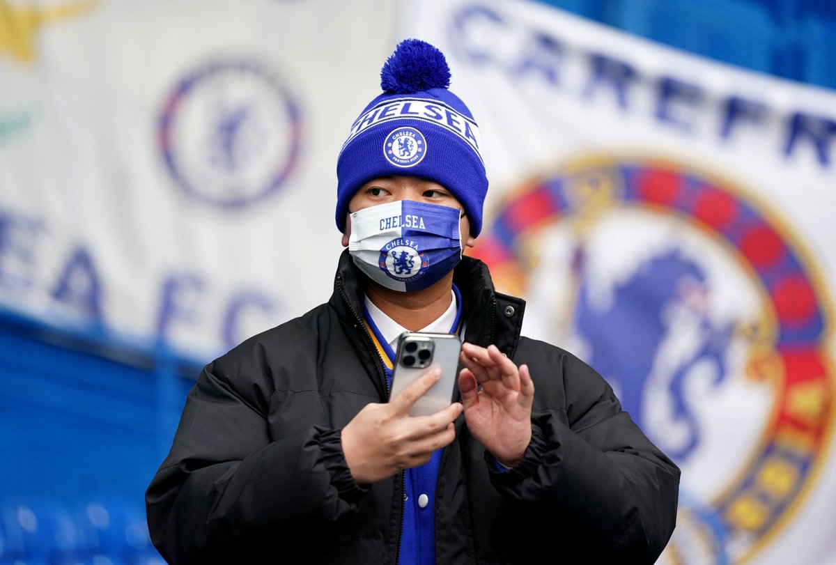 standardsport's tweet photo. Chelsea 🆚 Wolves

🕑 2pm GMT

🏟️ Stamford Bridge

🎙️ @NizaarKinsella

Blues hope home comforts will help them return to winning ways

LIVE: https://t.co/KZNngnvIV0

#CHEWOL | #PremierLeague