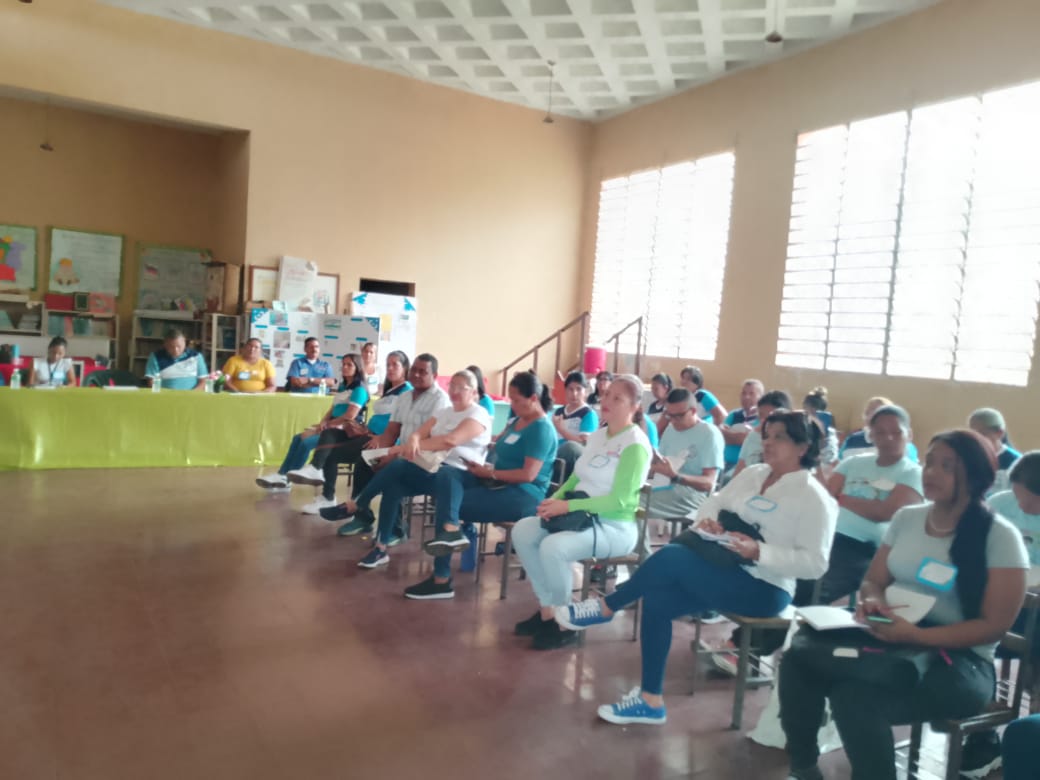 SomosUnem's tweet photo. #Entérate🗣️|La #UTGUCojedes realizó un conversatorio en materia de protección de los niños, niñas y adolescentes👥, en articulación con la defensoría del pueblo #Idenna y #Femsur, en pro de impulsar los derechos y protección integral de los ciudadanos

#4FDelPueblo
@NicolasMaduro https://t.co/11w2KFUFnw