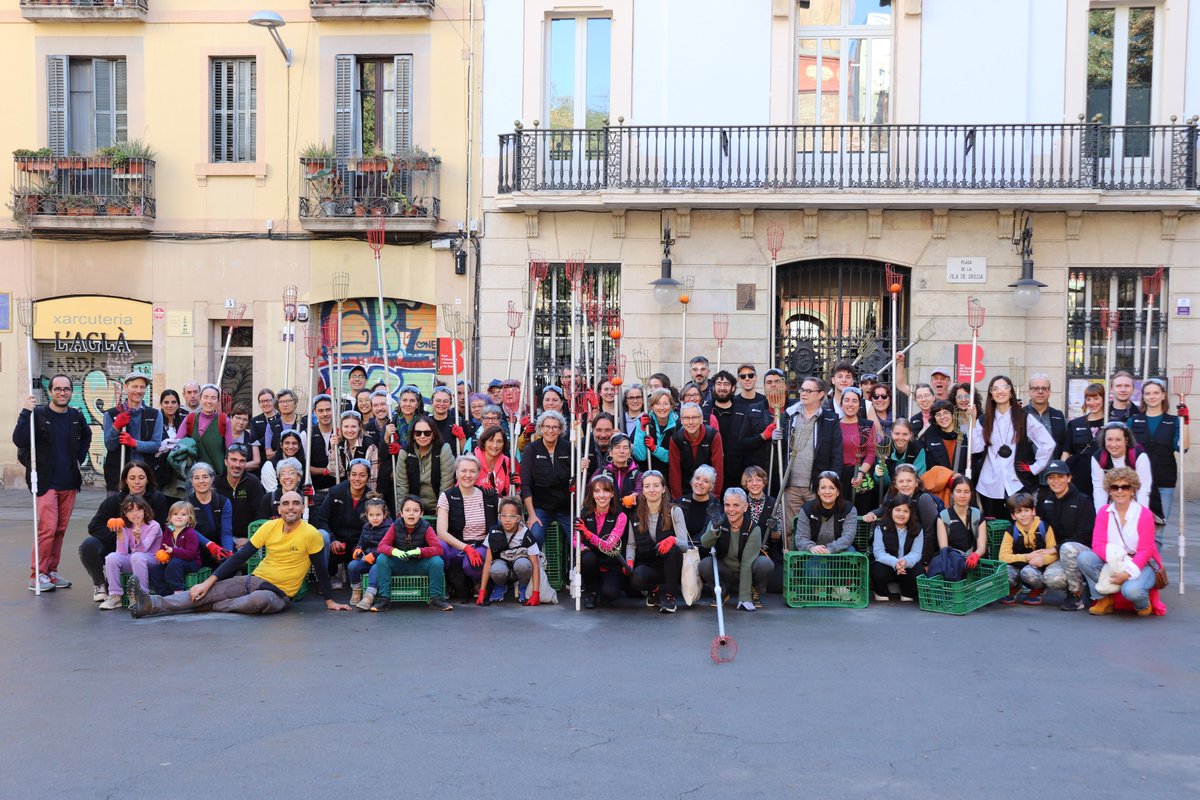 espigoladors's tweet photo. Seguim amb #BarcelonaEspigola! 🎉

🍊Avui hem recorregut els carrers de @Bcn_Gracia per recuperar 1.440 kg de #taronjaamarga. 

Gràcies a les 76 persones veïnes i d'entitats diverses del barri que ens heu acompanyat. 🙏

@barcelona_cat https://t.co/d1npjszINb