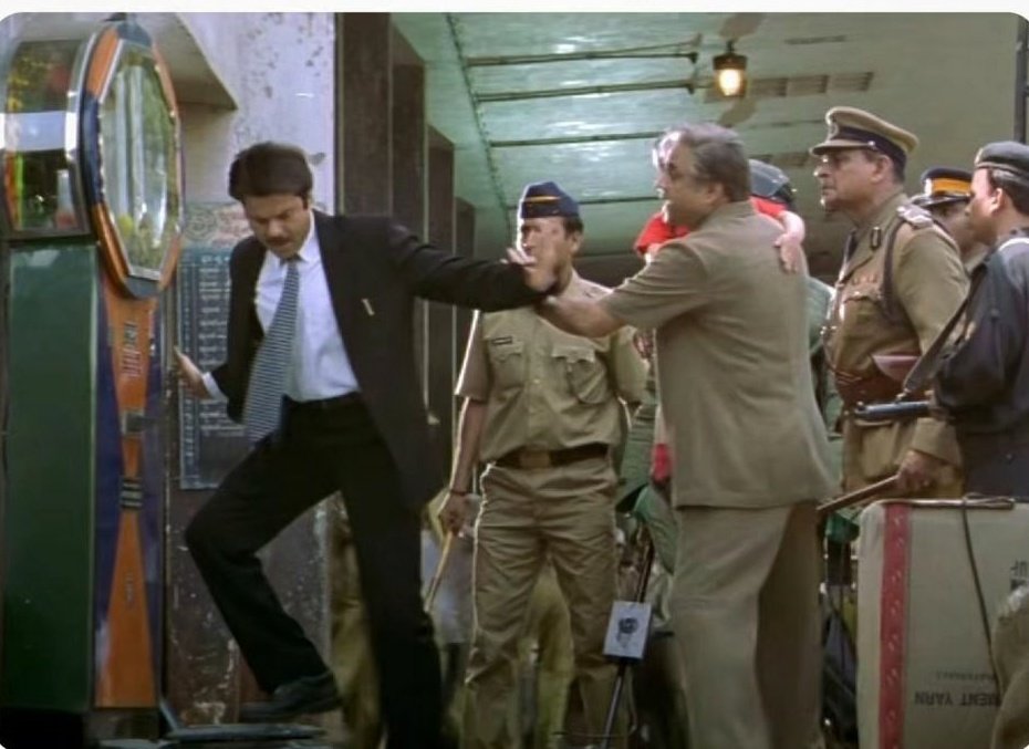 thetherapost's tweet photo. My friends stopping me from taking that qualitative research topic which is beyond my capabilities. https://t.co/VfIc2B6Fe5