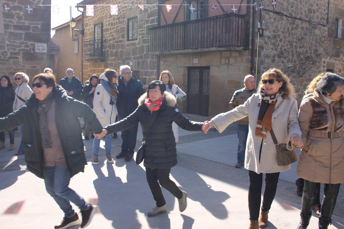 AcoaAke's tweet image. 🎶 En el #concejo de #Paganos nació el baile del txula-lai

#Laguardia #Guardia @Rioja_Alavesa #Araba #Alava