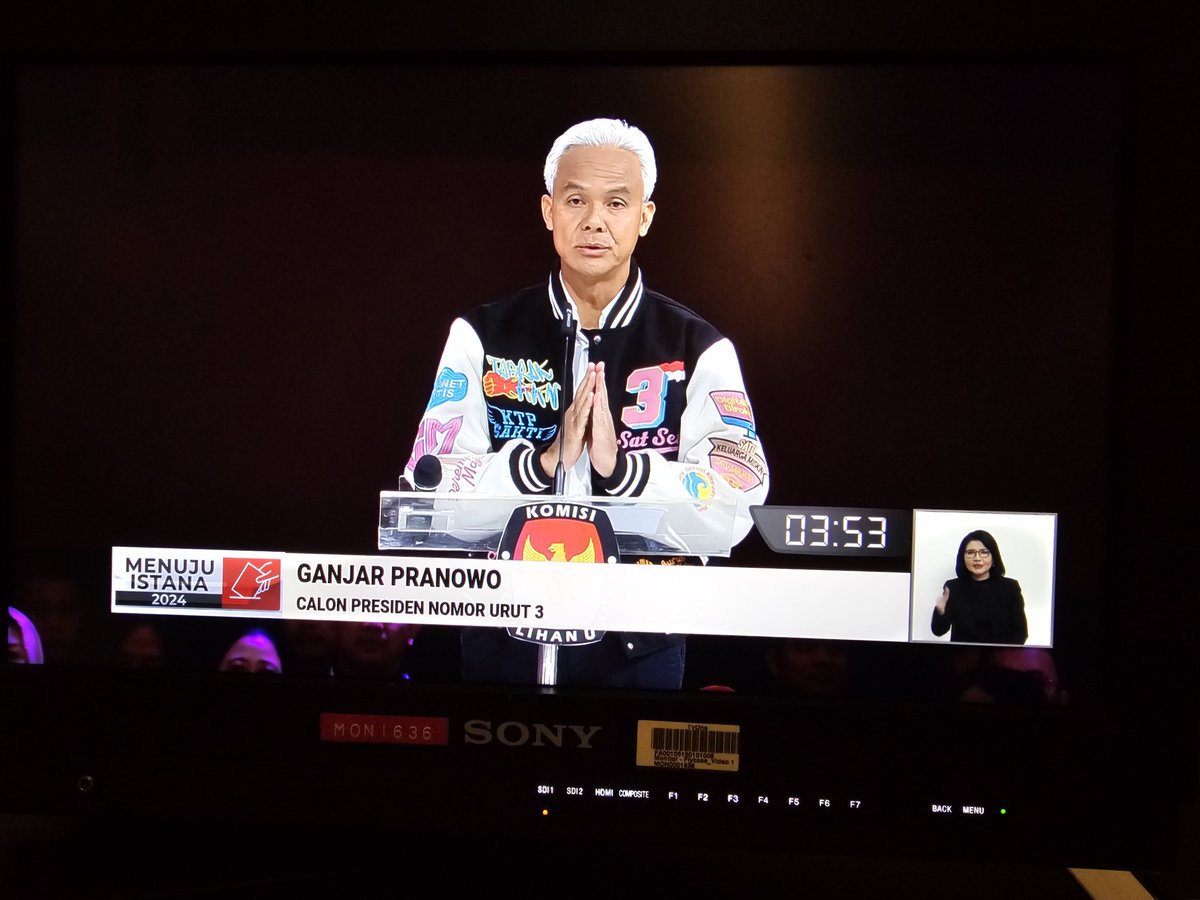 Giliran Pak Ganjar menyampaikan visi misinya #03pasTIGAnjar #debatcapres2024