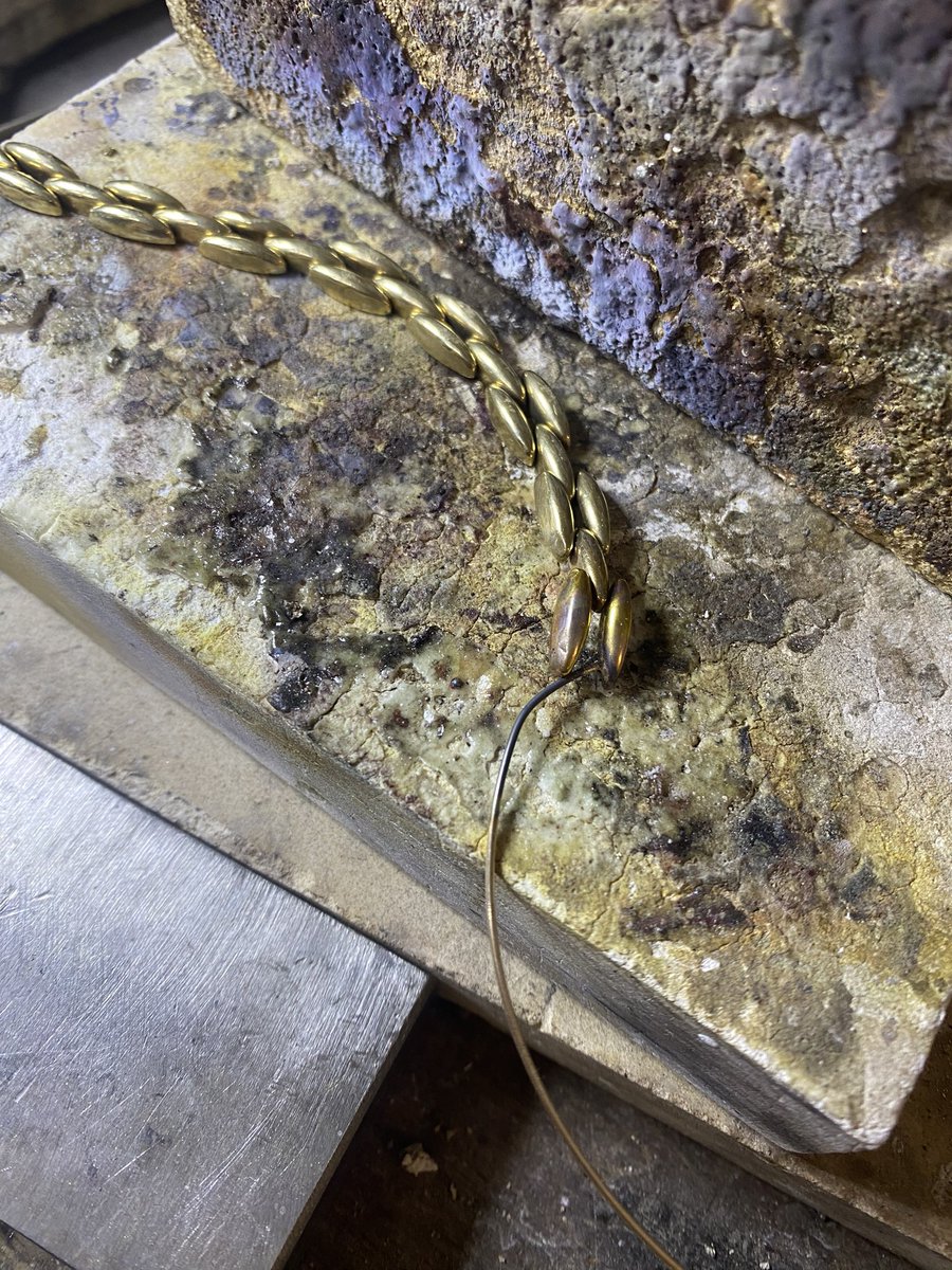 OROJewellers's tweet photo. Repairing on a Sunday is so nice and relaxing 😌👍🏼 #jewelleryrepair #jewellery #jewellers #repairservices #sheffield #SHEFFIELD #jewellerymaking #bespoke #handmadejewellery #cremationjewellery https://t.co/Gba5ITHEPb