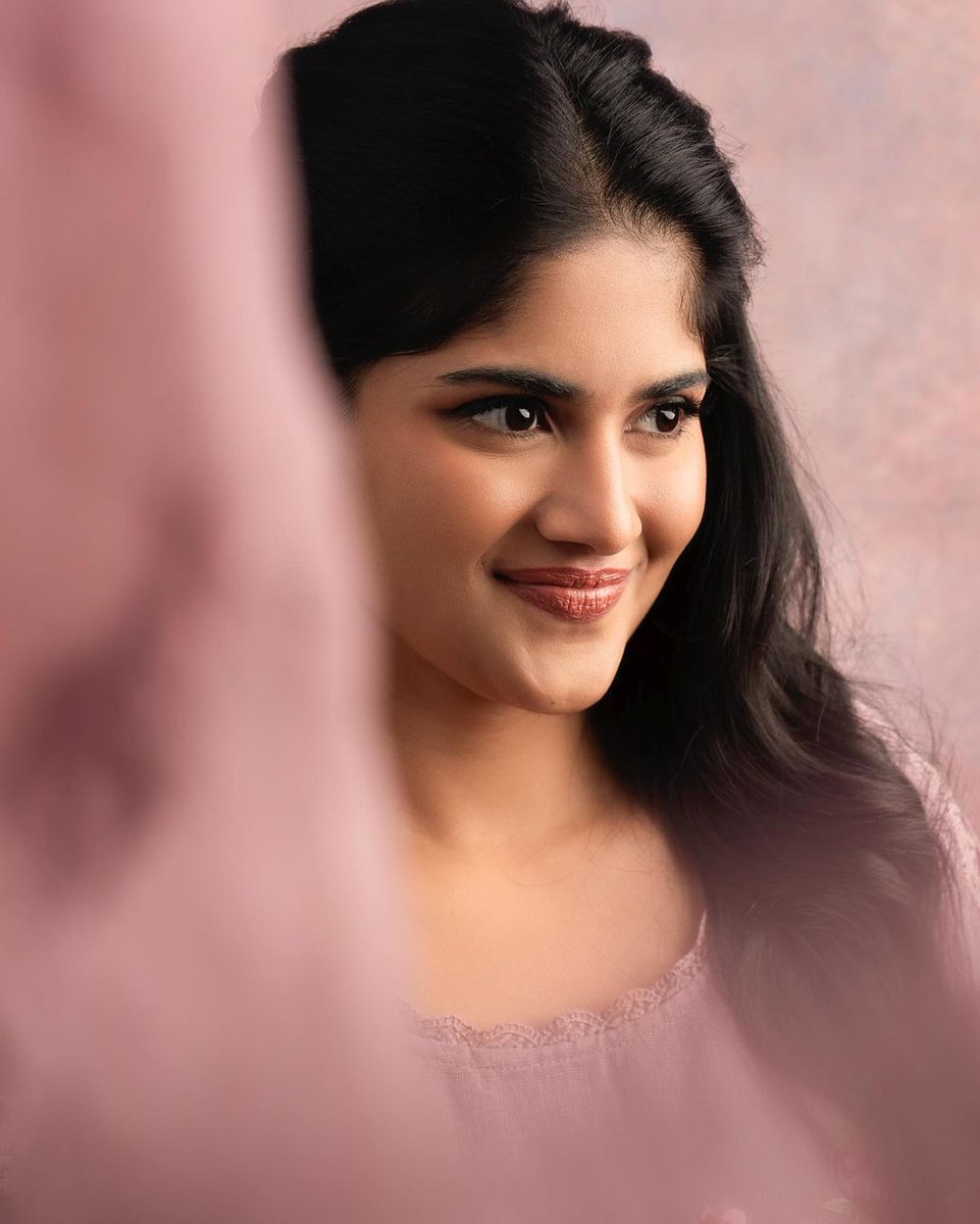 OnlyHeroines's tweet photo. #MeghaAkash π
πΈβ‘οΈ https://t.co/0sr0bFx4HS
#actress #VadakkupattiRamasamy #actressgallery #onlyheroines https://t.co/o5TVcyLVB3