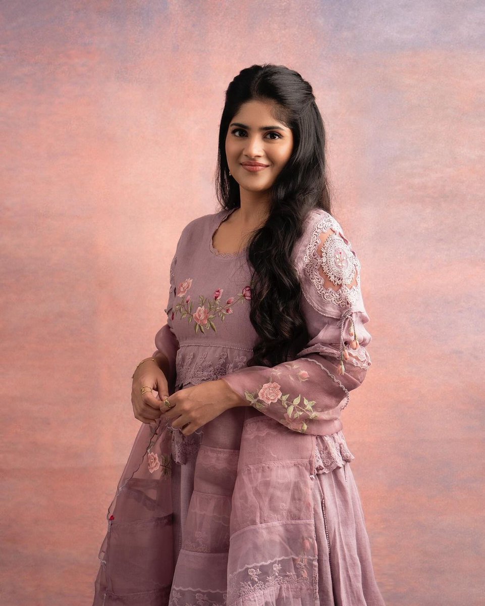 OnlyHeroines's tweet photo. #MeghaAkash π
πΈβ‘οΈ https://t.co/0sr0bFx4HS
#actress #VadakkupattiRamasamy #actressgallery #onlyheroines https://t.co/o5TVcyLVB3