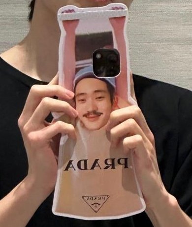 JJHLOOKS's tweet photo. jaehyun???? 😭😭 https://t.co/eIBfgezkmQ