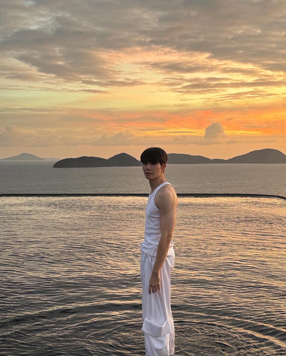 zee_pruk's tweet photo. Capture the Moment 🌄 https://t.co/o0osISlamD