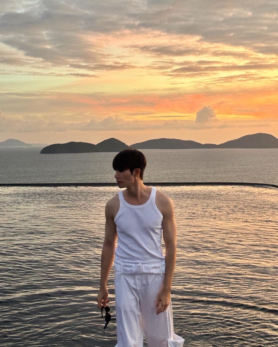 zee_pruk's tweet photo. Capture the Moment 🌄 https://t.co/o0osISlamD