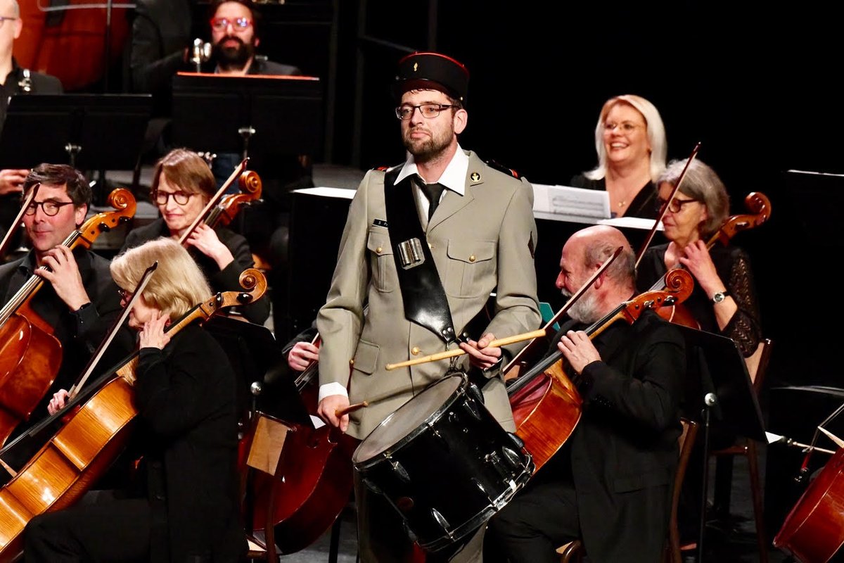 JeanJoRoux's tweet photo. Hier soir, Scènefonia a joué les musiques de film avec talent et humour! On remet ça cet après-midi dans un théâtre Chanzy(Angers) complet ! https://t.co/VWDcRbr6Yl