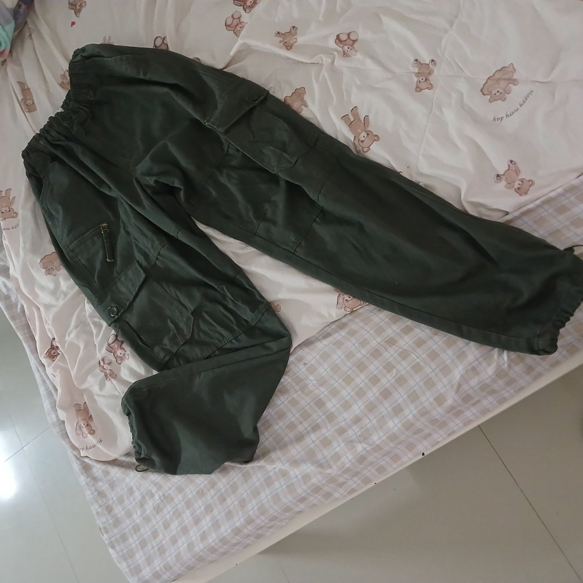 Peraq5's tweet photo. โล๊ะๆๆๆๆเสื้อผ้ามือสองไม่ค่อยได้ใส่คั้บ ซื้อมาใส่แค่ครั้งเดียว
📌 กางเกงขายาว เอว24-25

💌 ปล่อยต่อ 250฿ รวมส่งคั้บ

สนใจ Dm เลยยคั้บ💋
#ปล่อยต่อเสื้อผ้ามือสอง #ส่งต่อเสื้อผ้า #ส่งต่อเสื้อผ้ามือ2 #ส่งต่อเสื้อผ้ามือสองสภาพดี #ขายเสื้อผ้ามือ2 #กางเกงมือสอง #กางเกงขายาว #y2kthailand https://t.co/mBTPcxZuCc