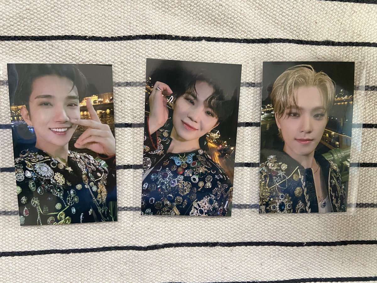 izuhoshi106936's tweet photo. SEVENTEEN セブチ HEAVEN 会場限定 特典 ユニバ 特典 交換 買取

【譲】ジョシュア·ウジ·ディノ
【求】 ホシマークなし
         又は買取1枚￥900（送料込）

郵送希望📮 （同日発送·ポスト投函）

お気軽にお声かけください😌 https://t.co/a3bUaGvxTf