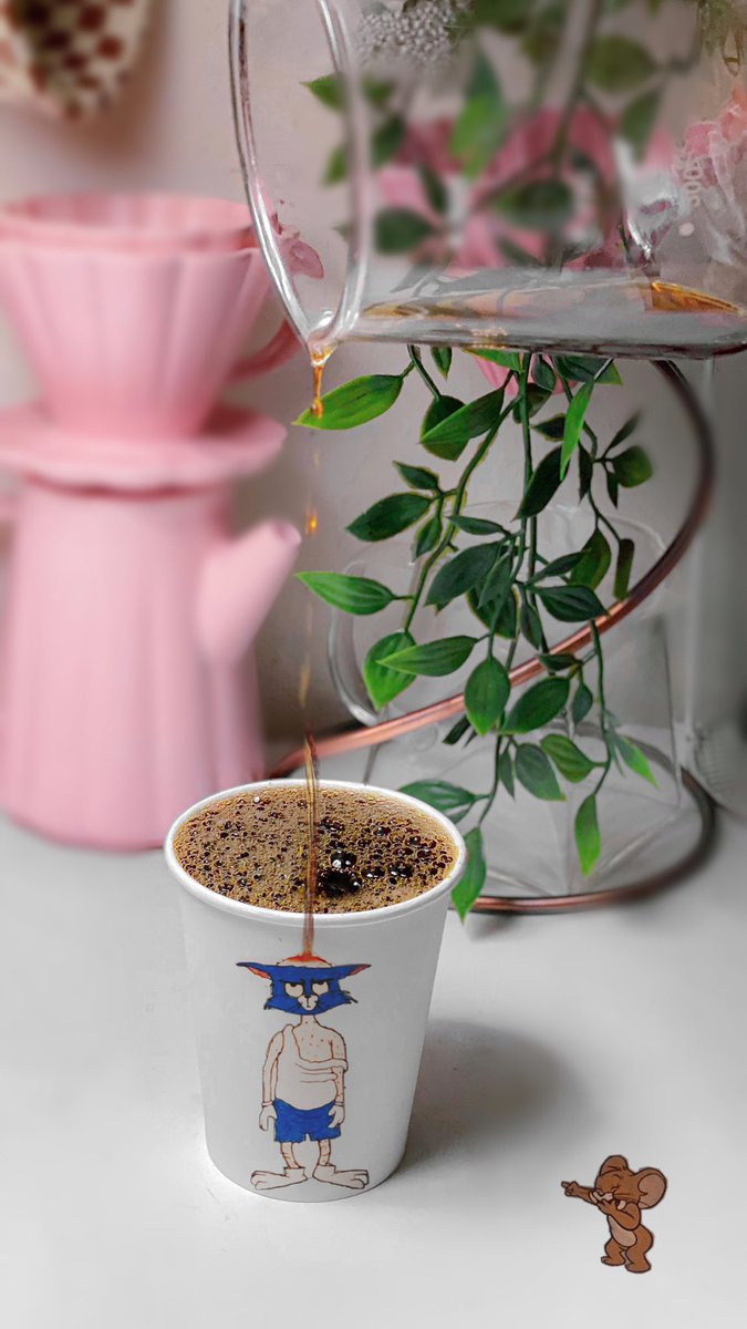 كـاريــزمـا tweet media