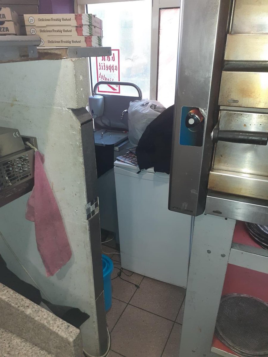 Prefet54's tweet photo. #restauration | En raison de plusieurs manquements à des normes sanitaires présentant un danger grave pour la santé publique, Françoise SOULIMAN, préfet de Meurthe-et-Moselle, a procédé à une fermeture administrative du restaurant Les Délices de Luxe situé à à Longwy. https://t.co/rNZ3MgFTdS