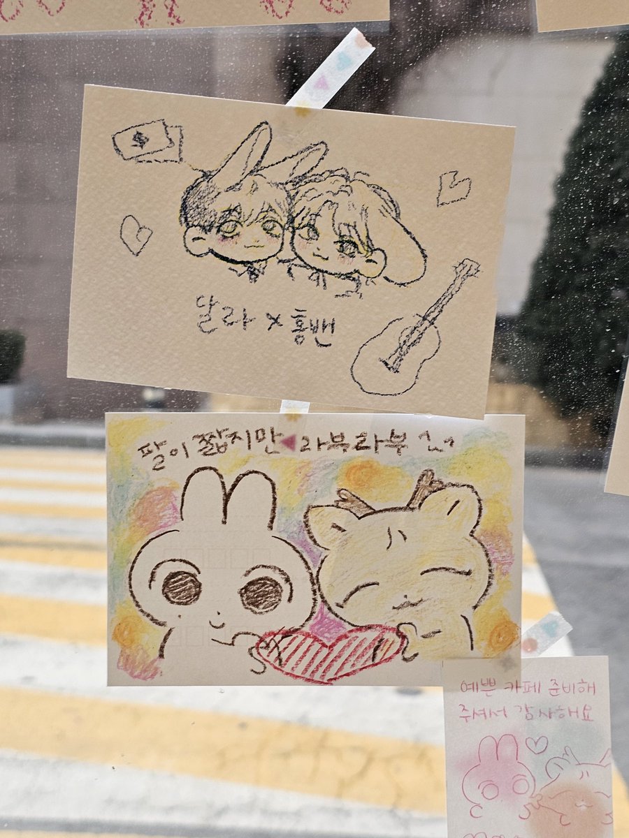jisoojoa's tweet photo. 후웅, , 캐아름다운 아트들까지🥺 윤홍 카페 수준 겁나높ㄷㅏ 진짜 https://t.co/Fs3fnjWSnT