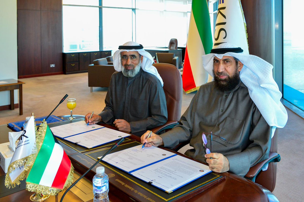 توقيع مذكرة تفاهم بين معهد الكويت للأبحاث العلمية ويمثله المدير التنفيذي الدكتور مشعان العتيبي والجمعية الكويتية للإبل وموروثها الشعبي ويمثلها رئيسها ثامر الشبعان في ما يخص بحوث الإبل وتطويرها.
#الكويت
<a href="/kisrofficial/">معهد الكويت للأبحاث العلمية</a>