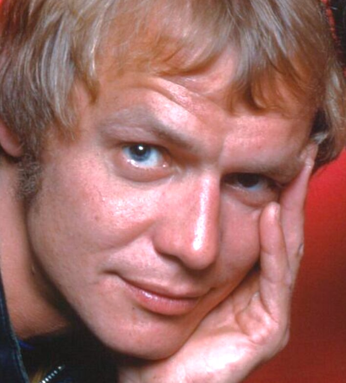 Only a month ago, feels like yrs. I miss his X posts & stories. Enjoyed characters he played, loved the man who brought them 2 life-the subtleties, the rugged elegance & sensibilities. Miss U, David Soul & pray your rest is peaceful #tv #classictv #actors #tvshow #starskyandhutch